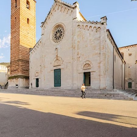 Appartamento A 150M Dal Duomo بيتراسانتا المظهر الخارجي الصورة